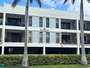 445 SE 21st Ave in Deerfield Beach, FL - Foto de edificio - Building Photo