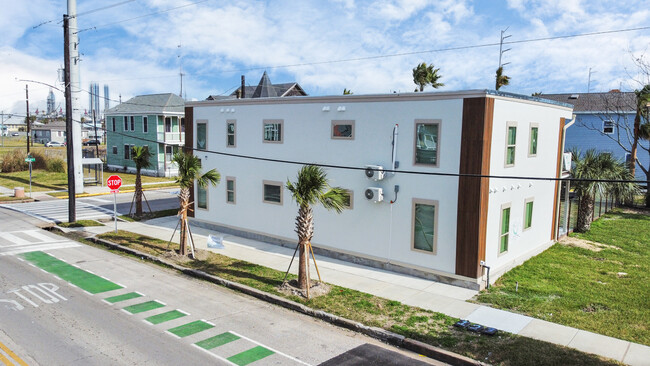 Coastal Cabanas in Galveston, TX - Building Photo - Building Photo