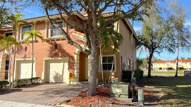 15315 SW 31st Terrace in Miami, FL - Building Photo - Building Photo