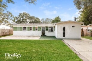 5770 93rd Ave N in Pinellas Park, FL - Building Photo