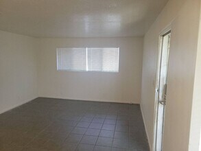 304 Orland St in Las Vegas, NV - Building Photo - Building Photo