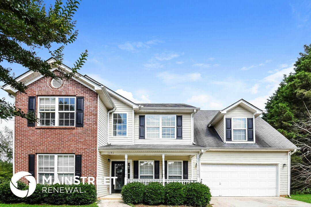 1151 Paiute Ct in Dacula, GA - Foto de edificio