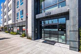 NOHO West - MODERNO Luxury Living in North Hollywood, CA - Foto de edificio - Building Photo