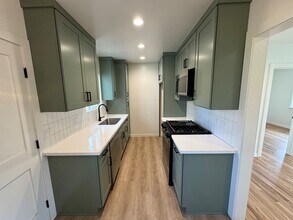 2161 Channel Dr in Ventura, CA - Building Photo - Building Photo