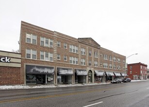 Donald Alexander Court in Oak Park, IL - Building Photo - Building Photo
