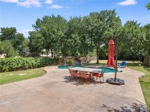 7165 Ridge Oak Rd in Austin, TX - Building Photo - Building Photo