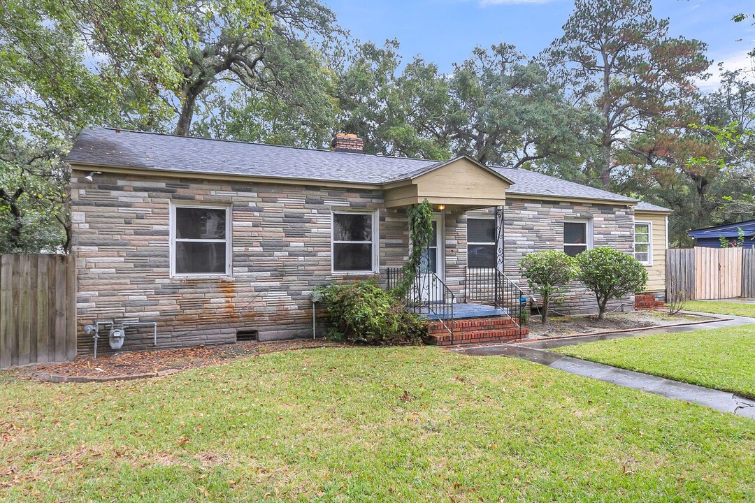 16 Oak Forest Dr in Charleston, SC - Foto de edificio