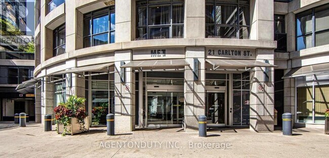 21 Carlton St. in Toronto, ON - Building Photo - Building Photo