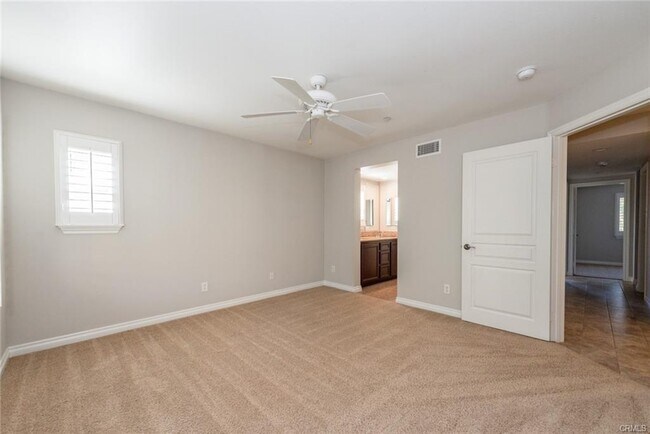 property at 8 Bluefin Ct