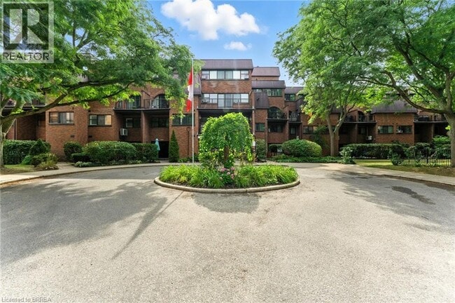 36 Hayhurst Rd in Brantford, ON - Building Photo - Building Photo