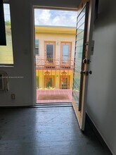 1060 Pennsylvania Ave, Unit 18 in Miami Beach, FL - Foto de edificio - Building Photo