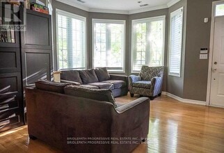 11-411 Everson Dr in Toronto, ON - Building Photo - Building Photo