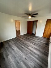 1088 Milltown Rd in Verona, PA - Foto de edificio - Building Photo
