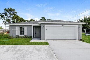 2325 SE Berkshire Blvd in Port St. Lucie, FL - Building Photo