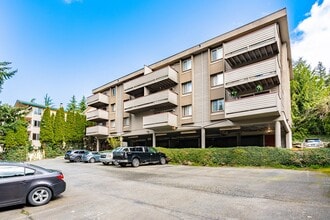 425 Apartments in Bellevue, WA - Foto de edificio - Building Photo