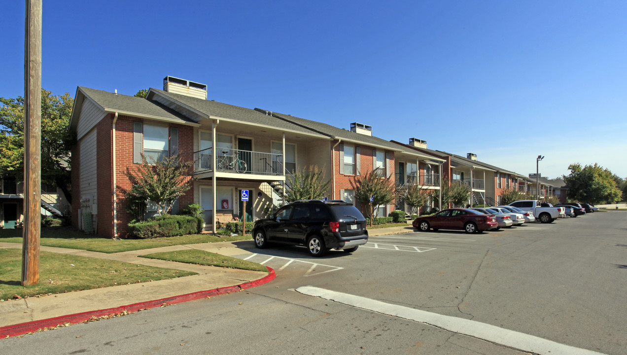 Willow Creek Apartments in Oklahoma City, OK - Building Photo