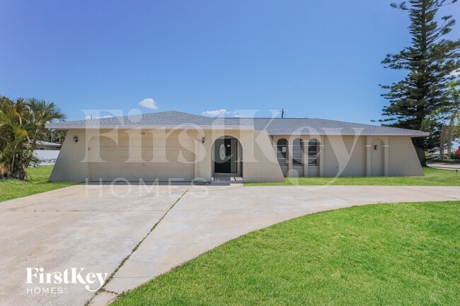 property at 904 SE 34th Terrace