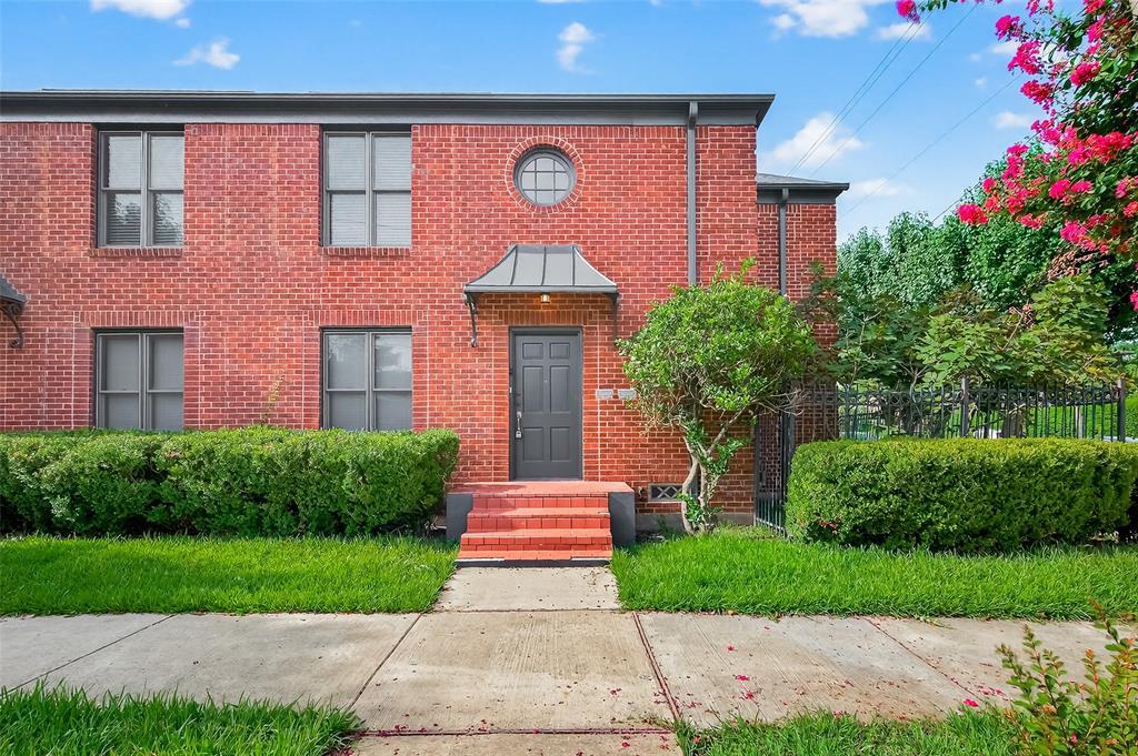 715 W Main St in Houston, TX - Building Photo