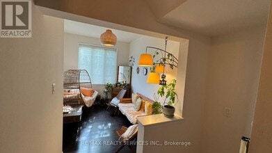 1009 Timmer Pl in Milton, ON - Building Photo - Building Photo