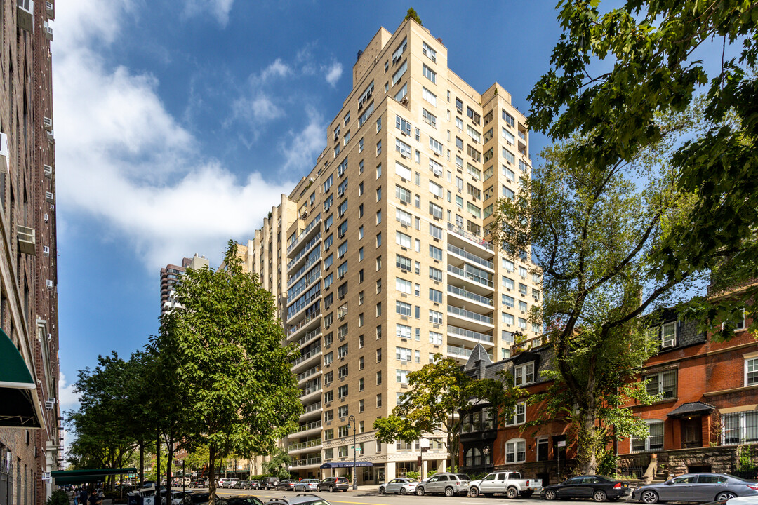 Henderson House in New York, NY - Building Photo