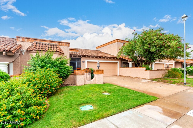 7729 N Vía De Fonda in Scottsdale, AZ - Building Photo - Building Photo