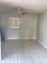 210 NE 35th Ct in Oakland Park, FL - Building Photo - Building Photo