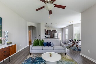 Alinium at Zionsville in Zionsville, IN - Foto de edificio - Building Photo