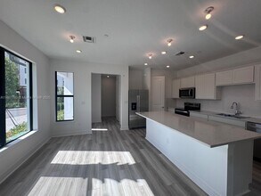 750 NW 82nd Ter in Plantation, FL - Building Photo - Building Photo