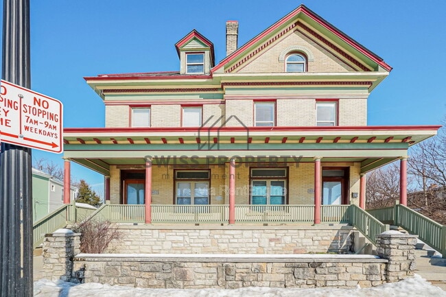 property at 804 E Main St