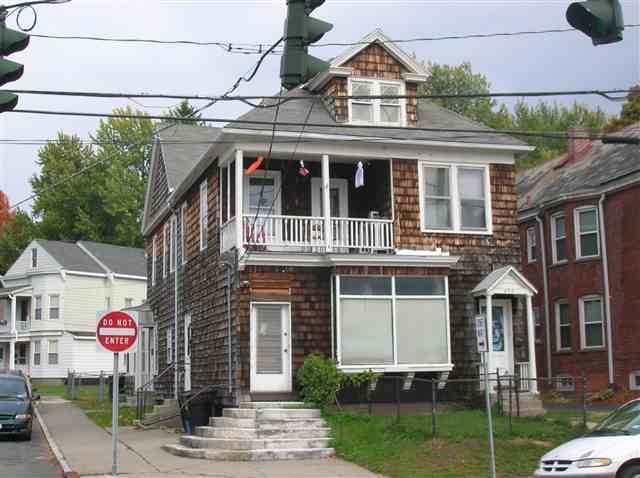 499 Pawling Ave in Troy, NY - Foto de edificio - Building Photo