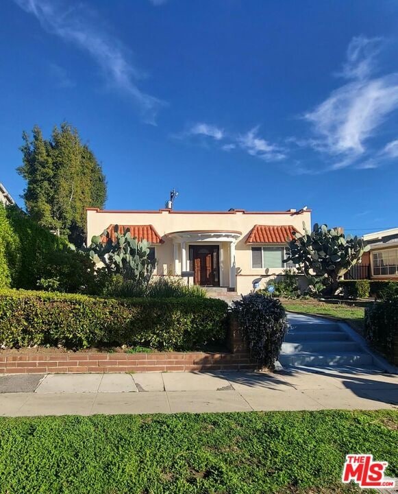 1030 S St Andrews Pl in Los Angeles, CA - Building Photo - Building Photo