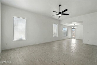 941 Sandhurst Pl in El Paso, TX - Foto de edificio - Building Photo