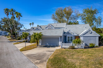 Southwinds at Five Lakes Condominium in Bradenton, FL - Building Photo - Building Photo