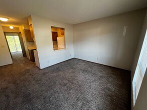 Lakeside Apartments in Jefferson City, MO - Foto de edificio - Interior Photo