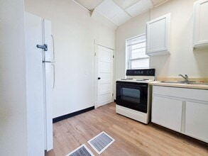 135 E Main St in Gillett, WI - Building Photo - Building Photo