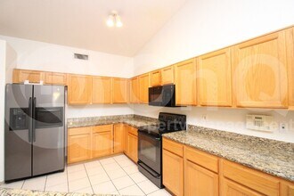 20014 N 3rd Ave in Phoenix, AZ - Foto de edificio - Building Photo