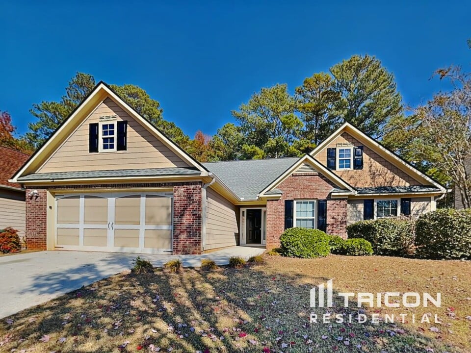 3210 Arbor Oaks Dr SW in Snellville, GA - Building Photo