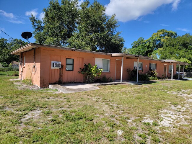 2905 4th St E in Bradenton, FL - Foto de edificio - Building Photo