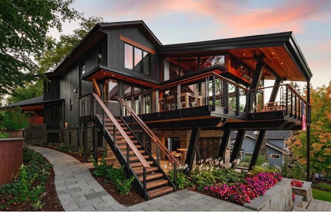 21750 Byron Cir in Excelsior, MN - Building Photo - Building Photo