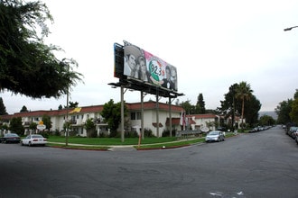 Casa Real Apartments in San Jose, CA - Building Photo - Building Photo