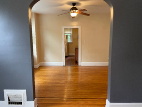 1245 Rutledge Ave-Unit -Floor #1 in Cincinnati, OH - Building Photo - Building Photo