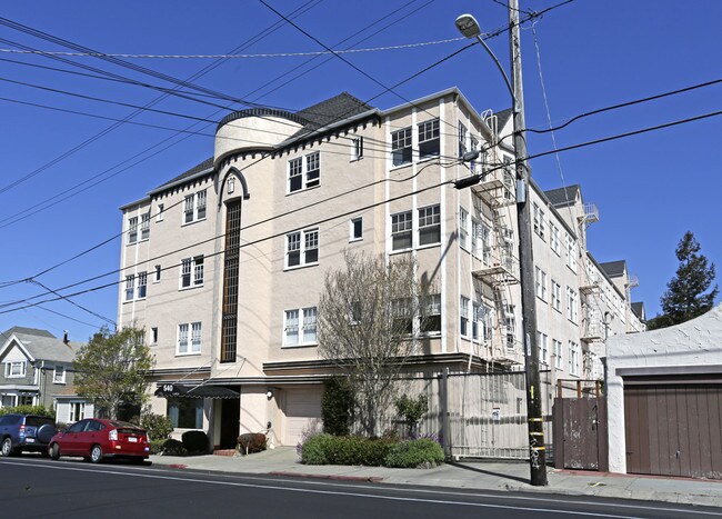 Radcliffe Arms Apartments in Oakland, CA - Building Photo - Building Photo