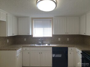 704 Sunrise Ct in Fort Worth, TX - Foto de edificio - Building Photo