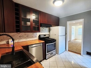 3207 Bryant Ave in Halethorpe, MD - Building Photo - Building Photo