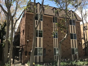 Botanical Apartments in Denver, CO - Building Photo - Primary Photo