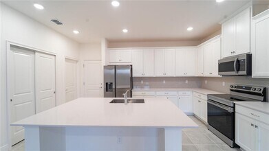 4887 Cross Pr Pkwy in St. Cloud, FL - Building Photo - Building Photo