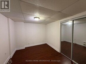 6405 Valiant Heights in Mississauga, ON - Building Photo - Building Photo