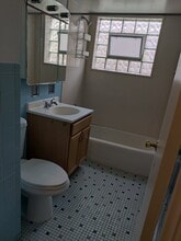 4249 N Kedvale Ave, Unit 9 in Chicago, IL - Building Photo - Building Photo