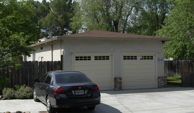 1553-1555 2nd Ave in Walnut Creek, CA - Foto de edificio - Building Photo