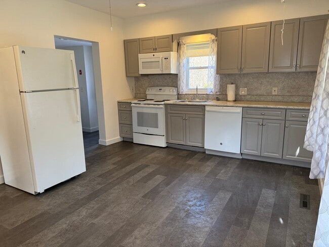 0 School St, Unit Apt 1